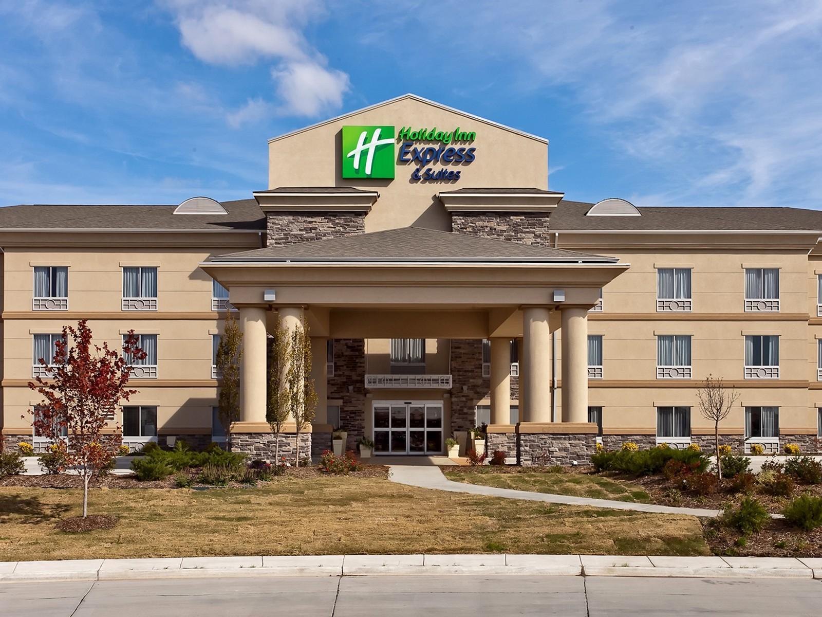 Holiday Inn Express Newton By Ihg Екстериор снимка