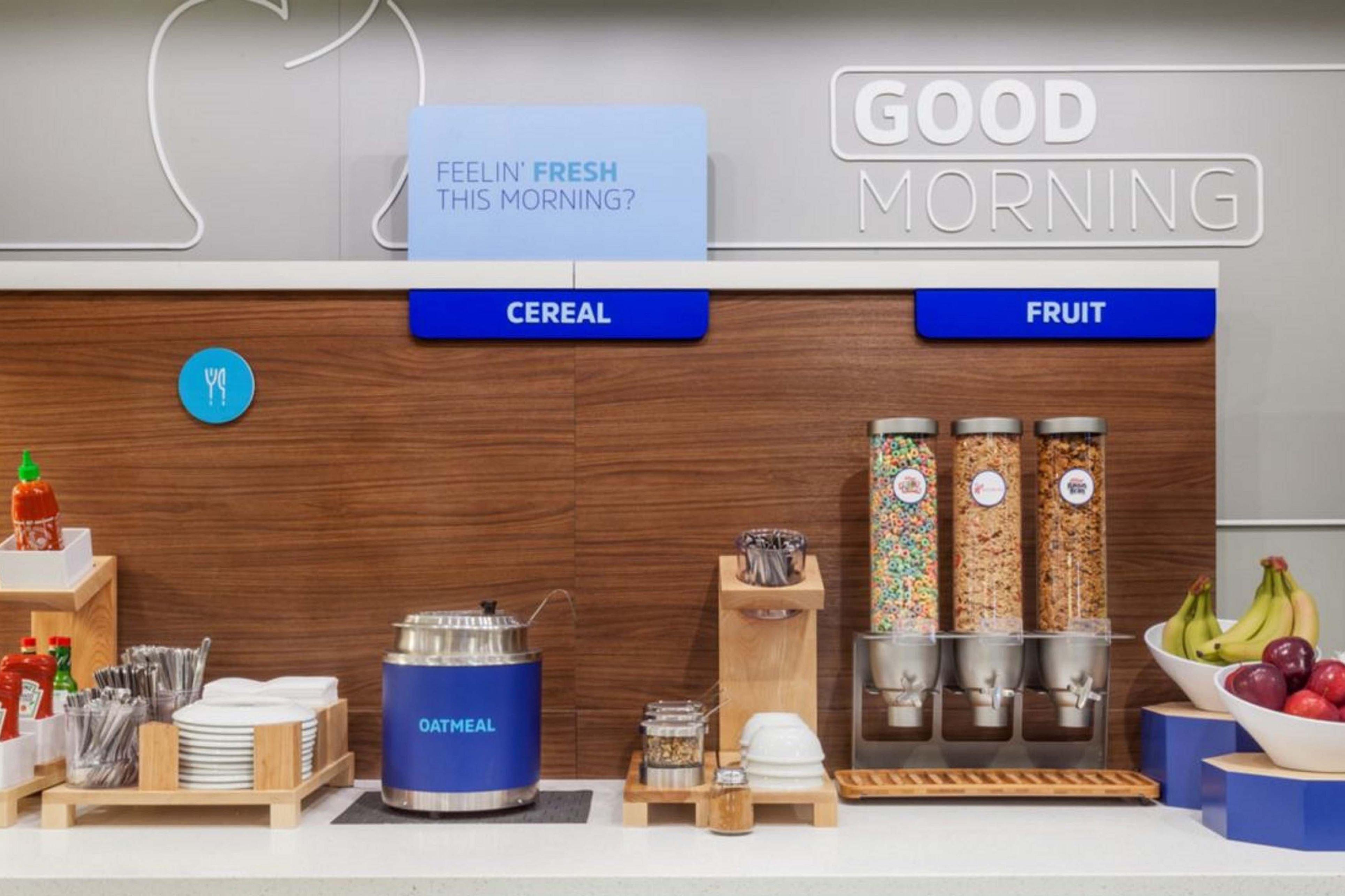 Holiday Inn Express Newton By Ihg Екстериор снимка
