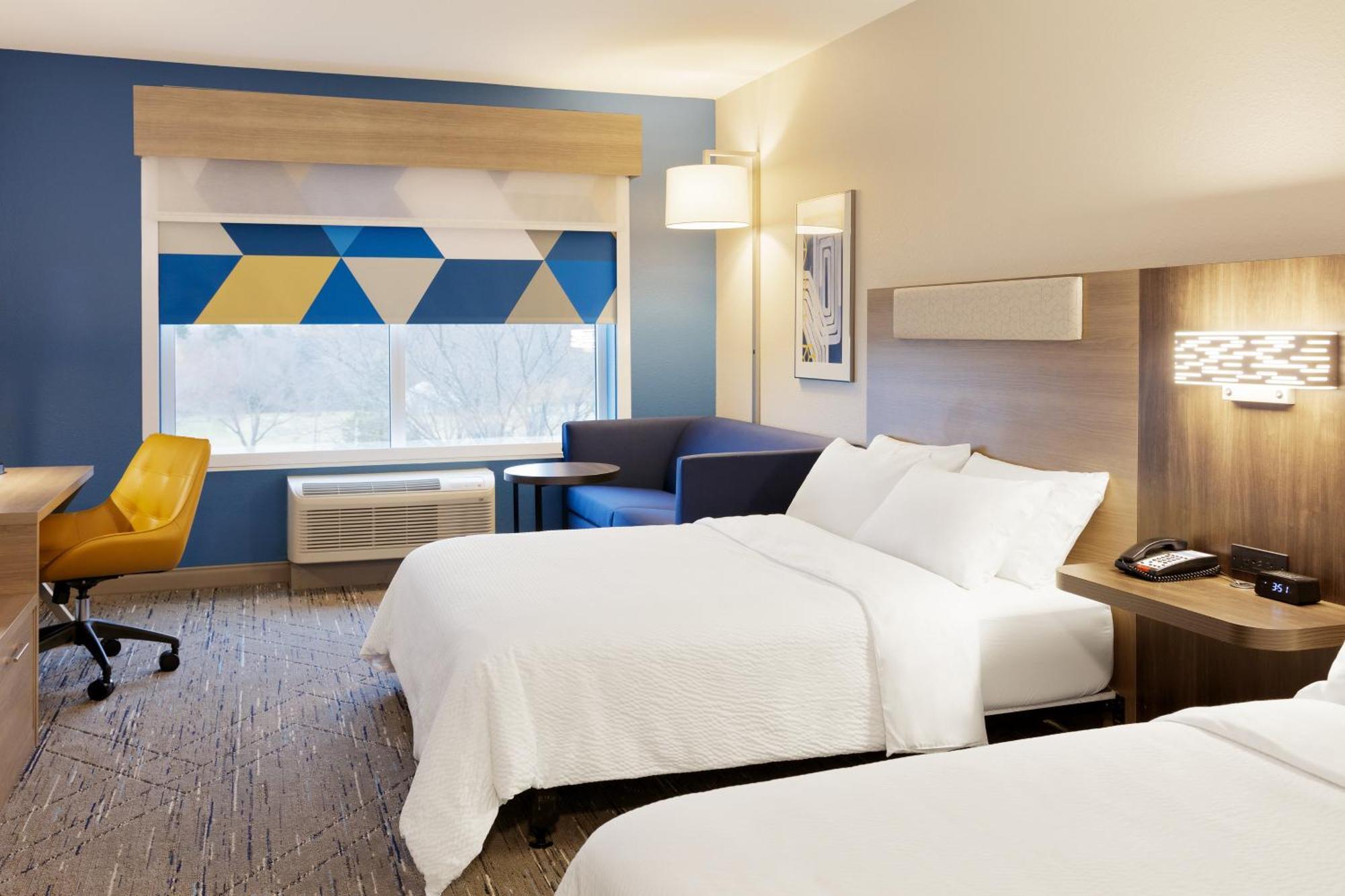 Holiday Inn Express Newton By Ihg Екстериор снимка